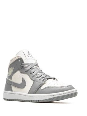 Jordan
Air Jordan 1 Mid "Stealth"sneakers women Sz 7 gently used White/Cool Grey